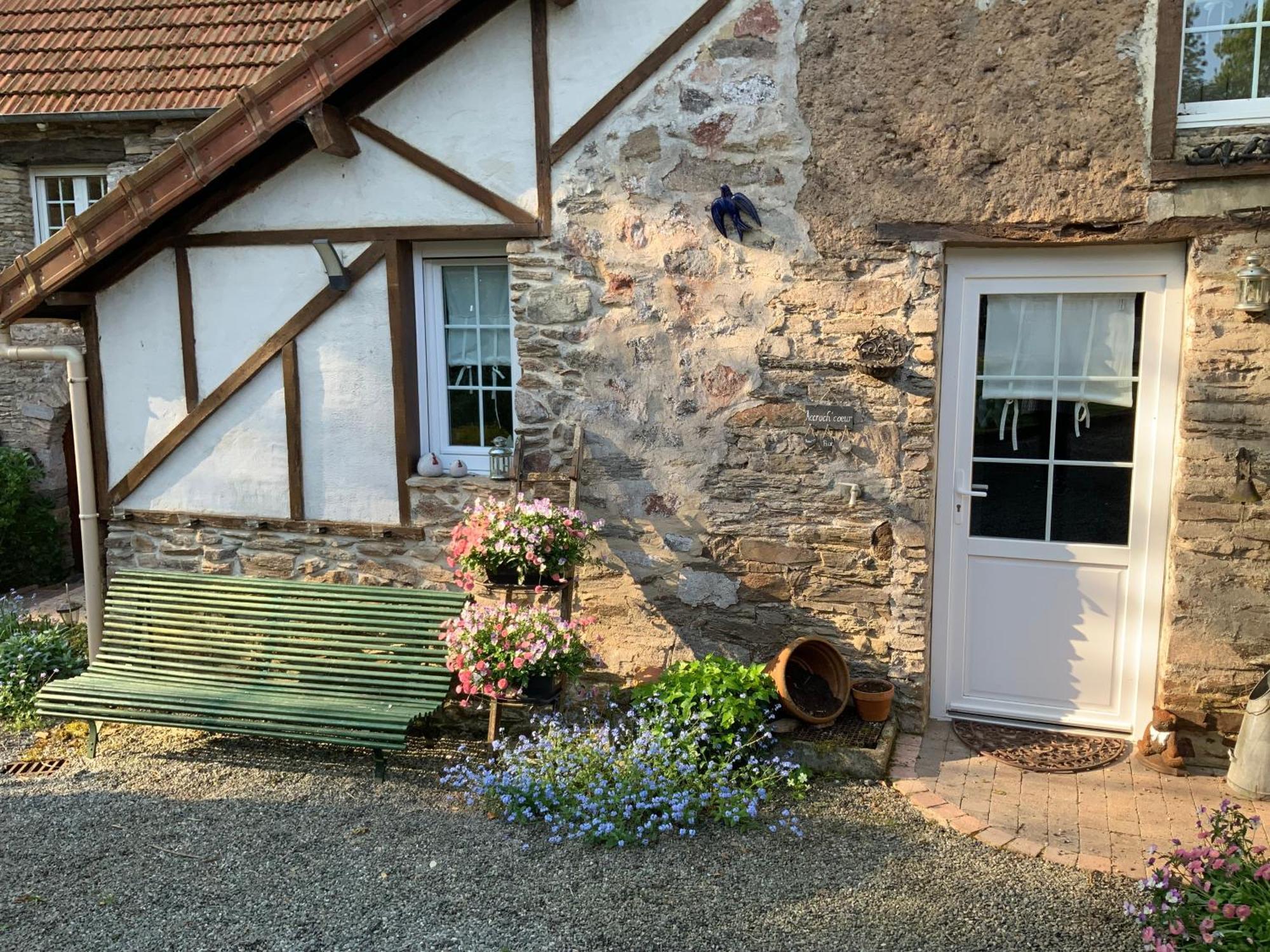 Le Moulin De La Castellerie Bed & Breakfast Moon-sur-Elle Dış mekan fotoğraf