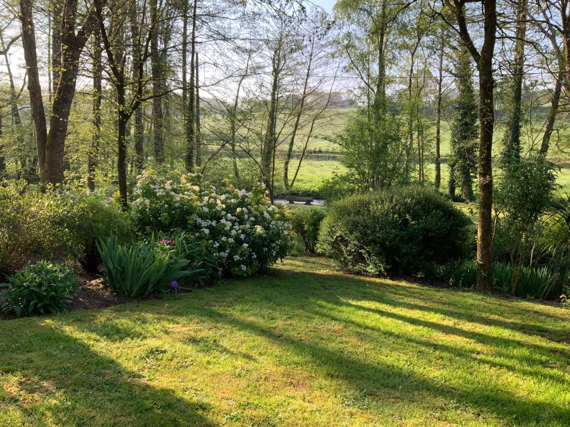 Le Moulin De La Castellerie Bed & Breakfast Moon-sur-Elle Dış mekan fotoğraf